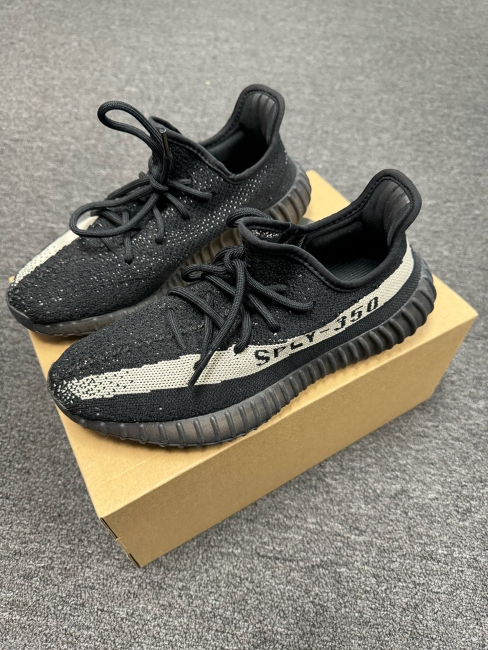 Yeezy Boost 350 Black Beige woman 9